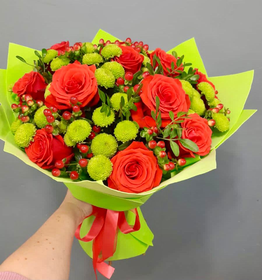 Букет цветов из: Хризантемы и Розы в Мостовик