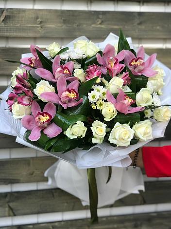 Букет цветов из: Розы и Хризантемы в Мостовик