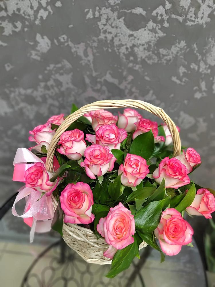 Цветочная композиция из Розы в корзине в Мостовик