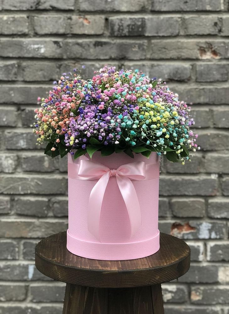 Цветочная композиция из Гипсофила и Розы в шляпной коробке в Мостовик