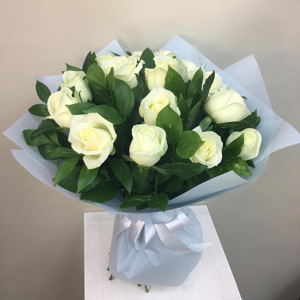 Букет 15 Белых роз Проуд в Мостовик