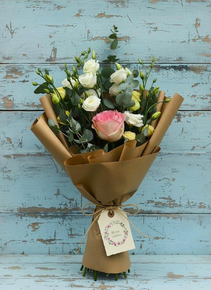 Букет цветов из: Розы и Лизиантусы в Мостовик