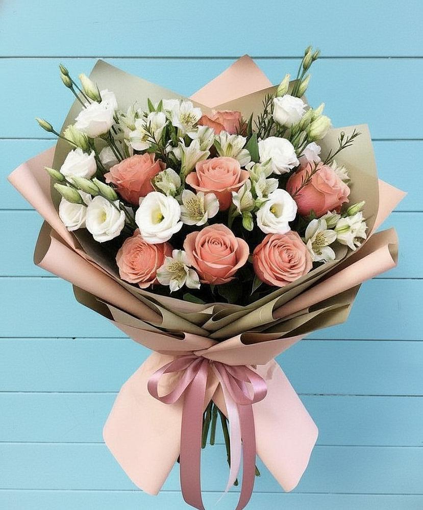 Букет цветов из: Розы, Альстромерии и Лизиантусы в Мостовик