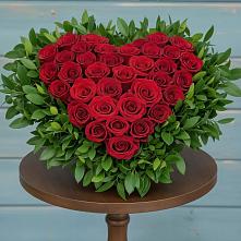 Цветочная композиция из Розы в виде сердца в Мостовик