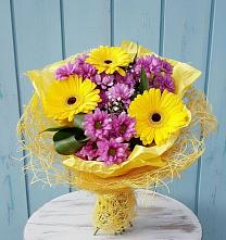 Букет цветов из:  Хризантемы и Герберы в Мостовик