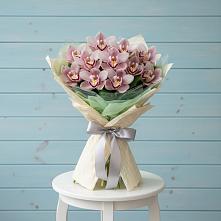 Букет цветов из:  Орхидеи и Розы #REPLACE_PRED# Мостовик