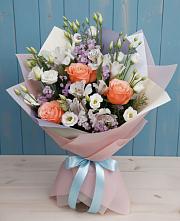 Букет цветов из:  Лизиантусы, Розы, Альстромерии и Гипсофила в Мостовик