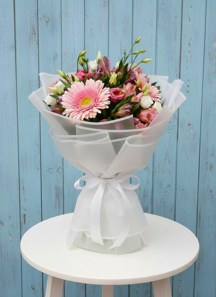 Букет цветов из: Герберы, Альстромерии и Лизиантусы в Мостовик