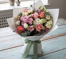 Букет цветов из:  Розы, Лизиантусы и Гвоздики в Мостовик