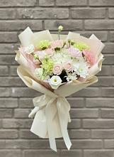 Букет цветов из:  Гвоздики, Розы, Лизиантусы и Хризантемы в Мостовик