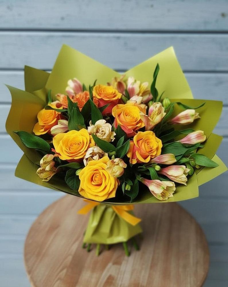 Букет цветов из: Альстромерии и Розы в Мостовик