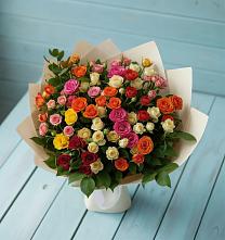 Букет Микс из разноцветных кустовых роз в Мостовик