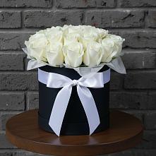 Цветочная композиция из Розы в шляпной коробке в Мостовик